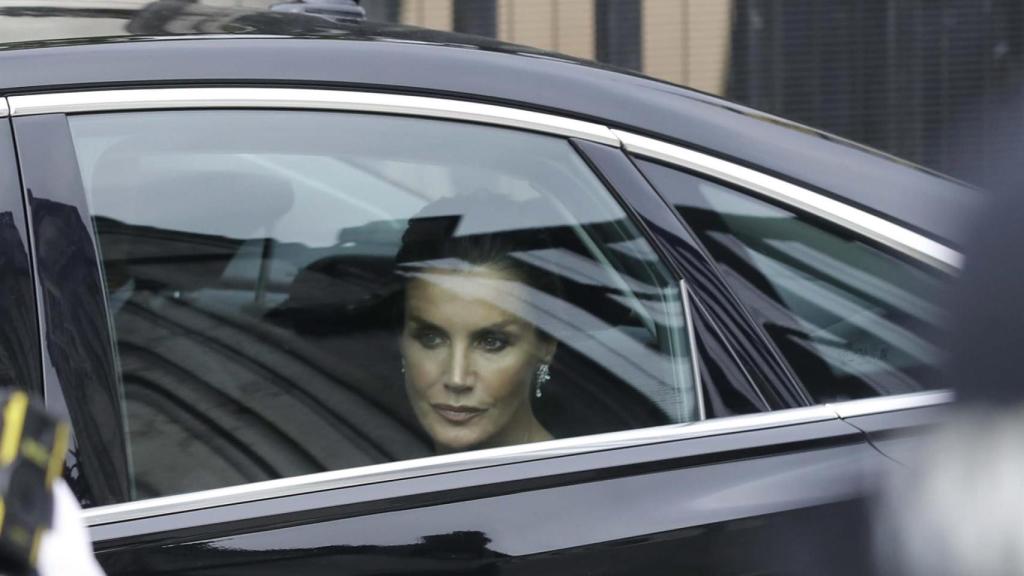 Leticia tuvo un breve intercambio de palabras con el Emérito. Fue un encuentro correcto, según fuentes de su entorno.