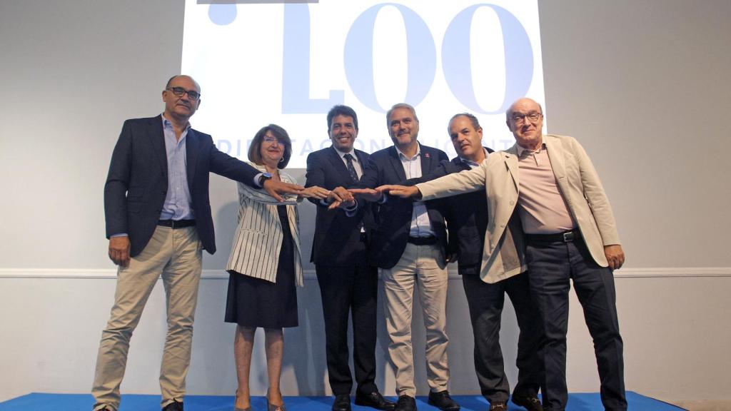 Toni Mayor, primero por la derecha, en el reciente acto de apoyo a sede en Alicante de la Inteligencia Artificial.