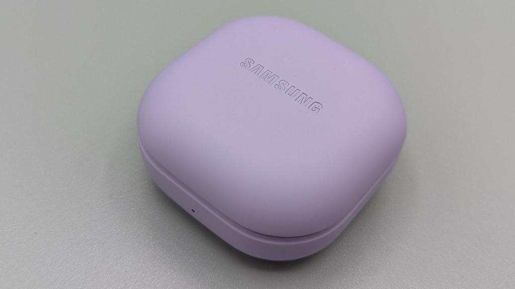 El estuche de los Samsung Galaxy Buds 2 Pro es muy pequeño