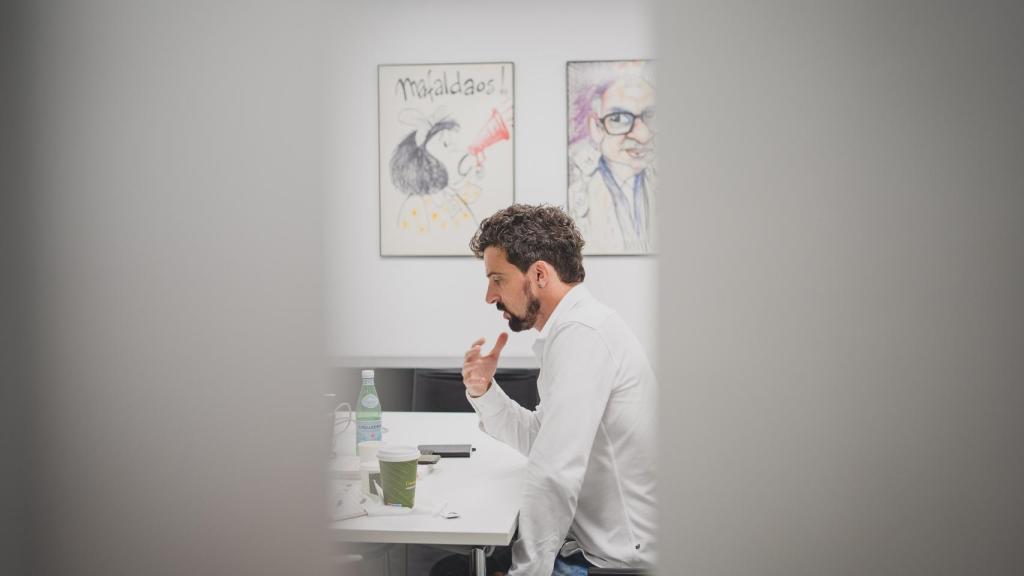 Scott acaba de publicar 'Cloudmoney: efectivo, tarjetas, criptomonedas y la lucha por nuestras carteras'.