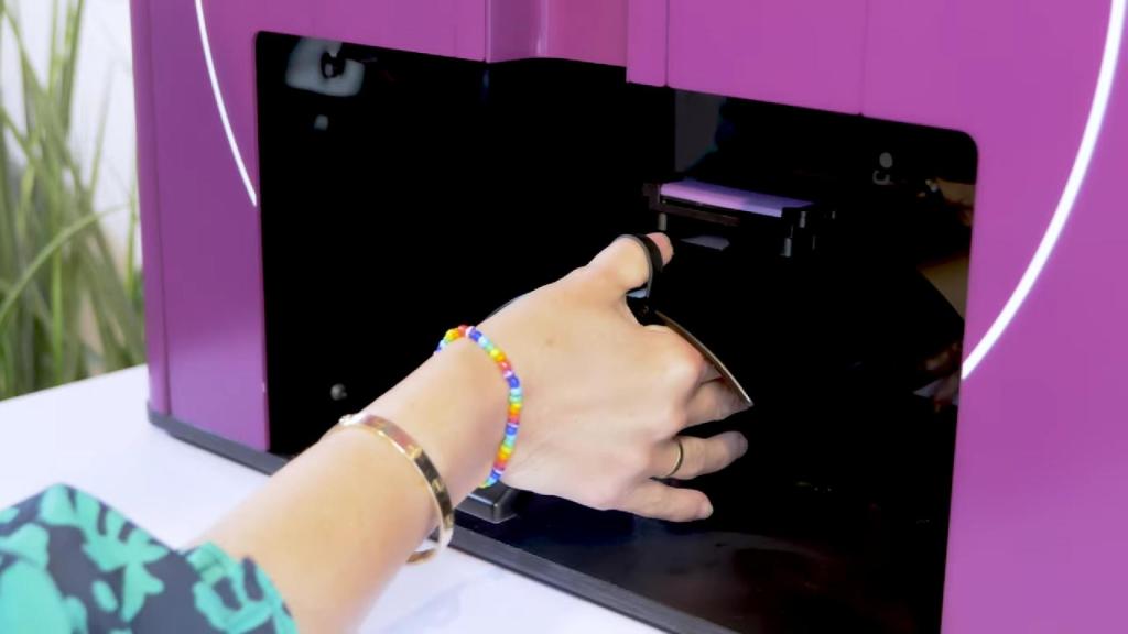 Clockwork, robot de manicura