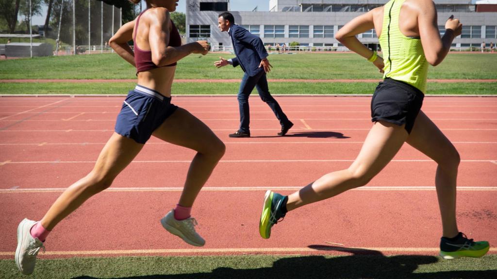 Roberto Sotomayor, en la pista de atletismo del Centro de Alto Rendimiento de Madrid.