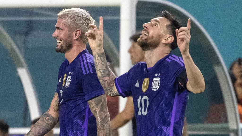 Leo Messi celebra un gol con la selección de Argentina