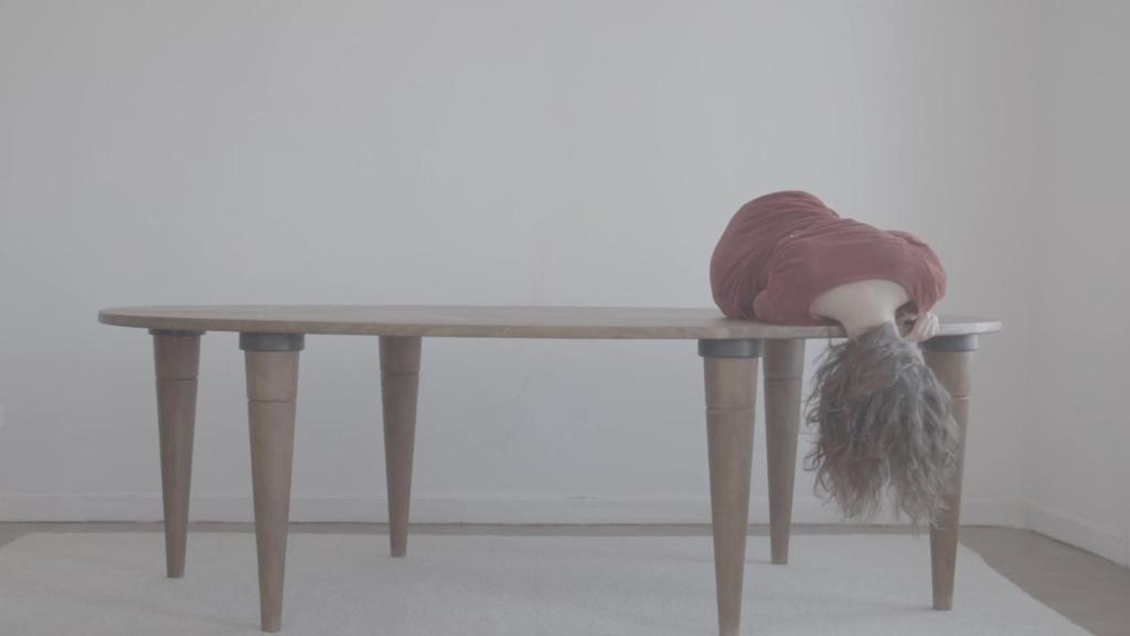 Performance 'Mesa aburrimiento'.