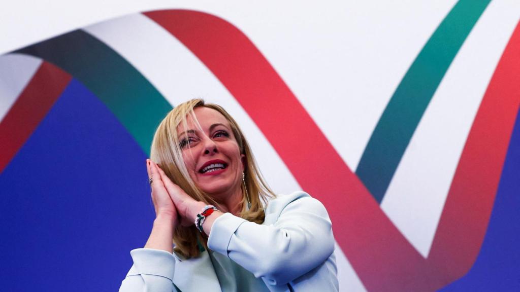 Giorgia Meloni celebrando su victoria en las elecciones italianas en la madrugada del domingo al lunes en Roma.