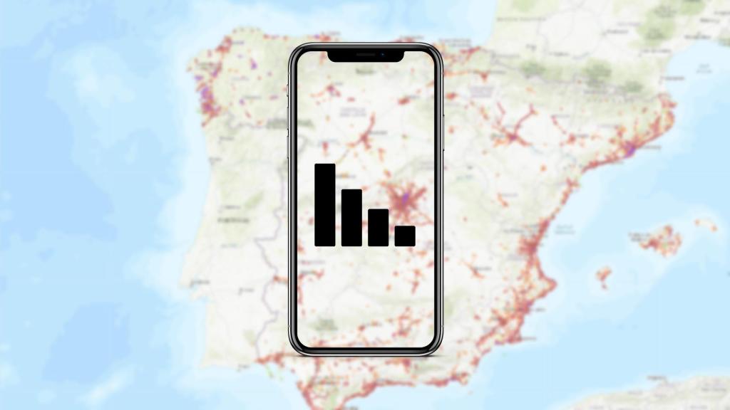 Fotomontaje con el mapa de nPerf y un teléfono.
