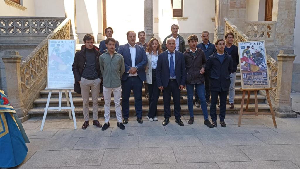 Presentación de la Clase Magistral en el patio La Salina