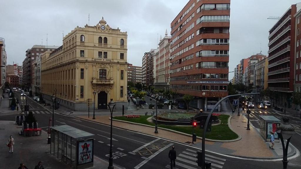 El antiguo edificio de Hacienda en la Plaza Madrid