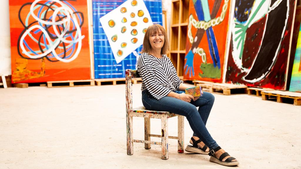 Menchu Lamas en su estudio madrileño, en el barrio de Usera