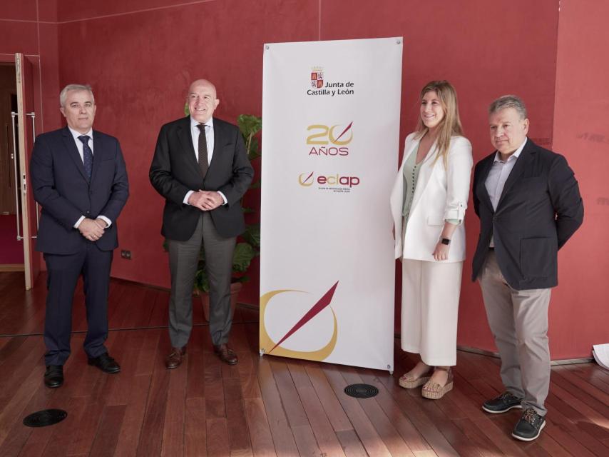 El consejero de la Presidencia, Jesús Julio Carnero, antes de la celebración del acto del XX aniversario de la Escuela de Administración Pública de Castilla y León (ECLAP).