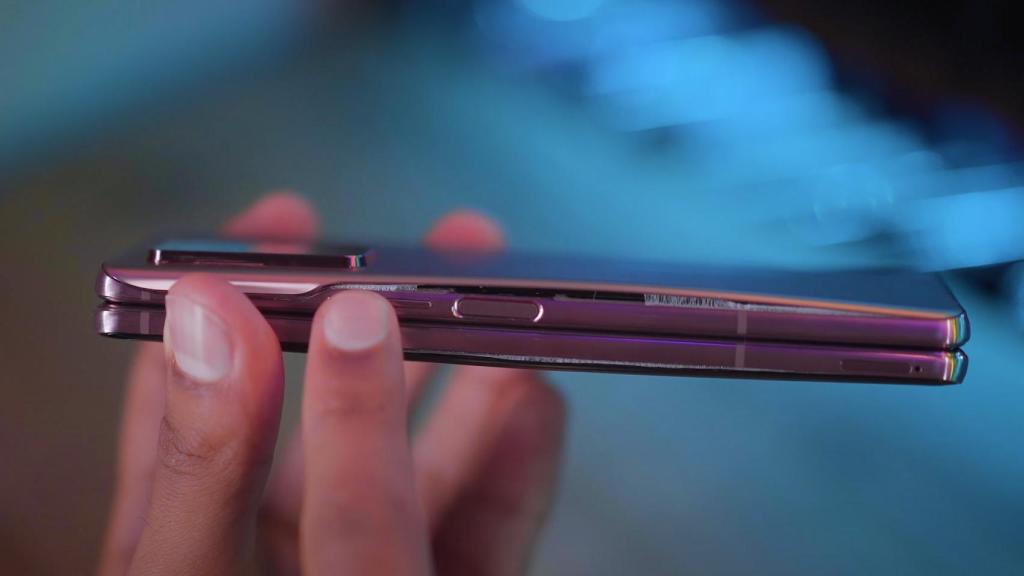 Samsung Galaxy Z Fold 2 estropeado de Maini.