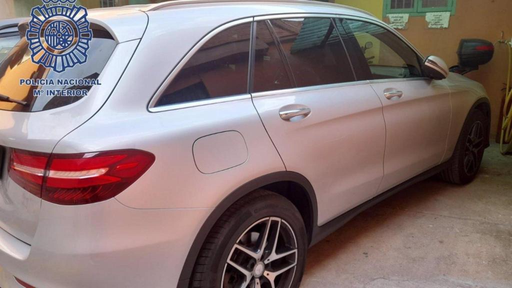 Imagen del vehículo intervenido en la operación.