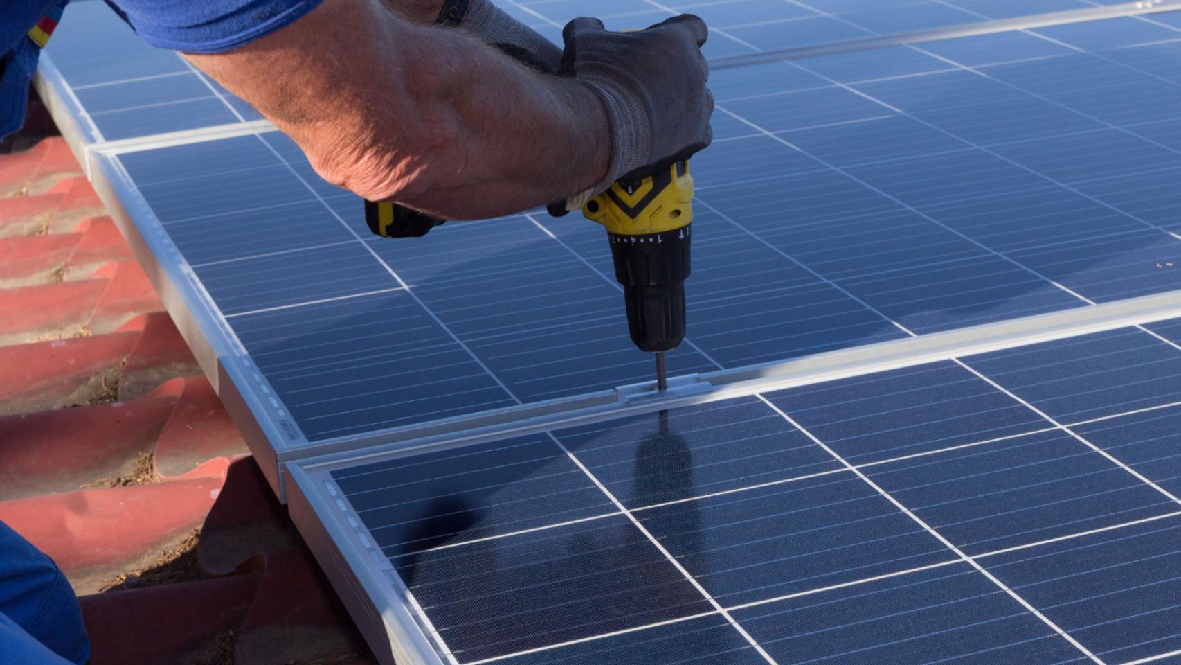 Instalación de placas solares.