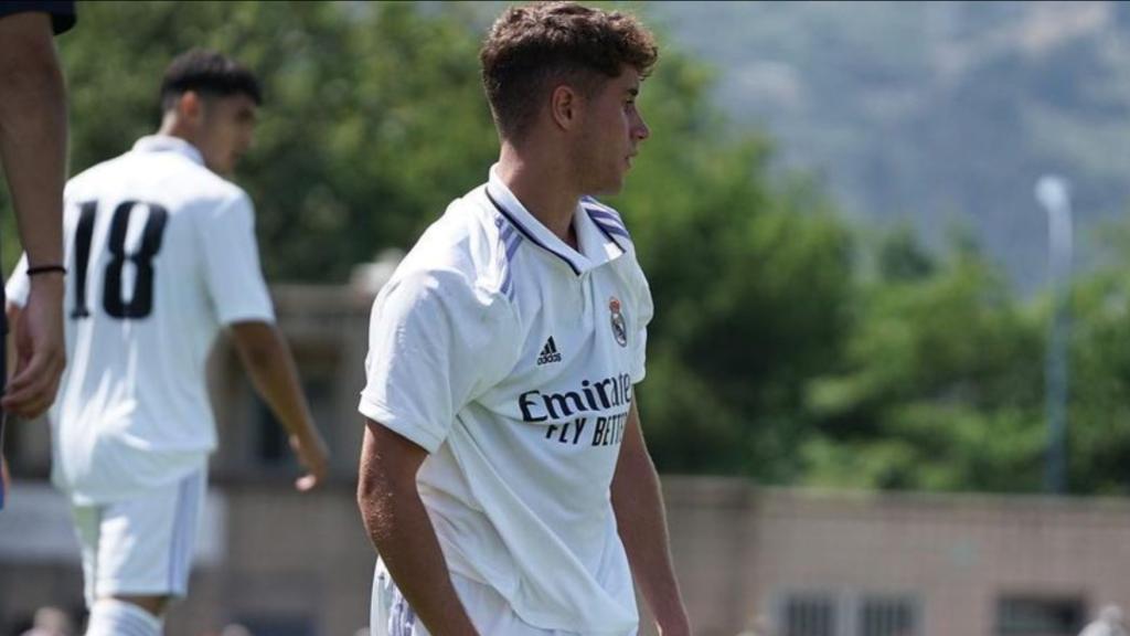 Álvaro Ginés Hernández, con el Real Madrid