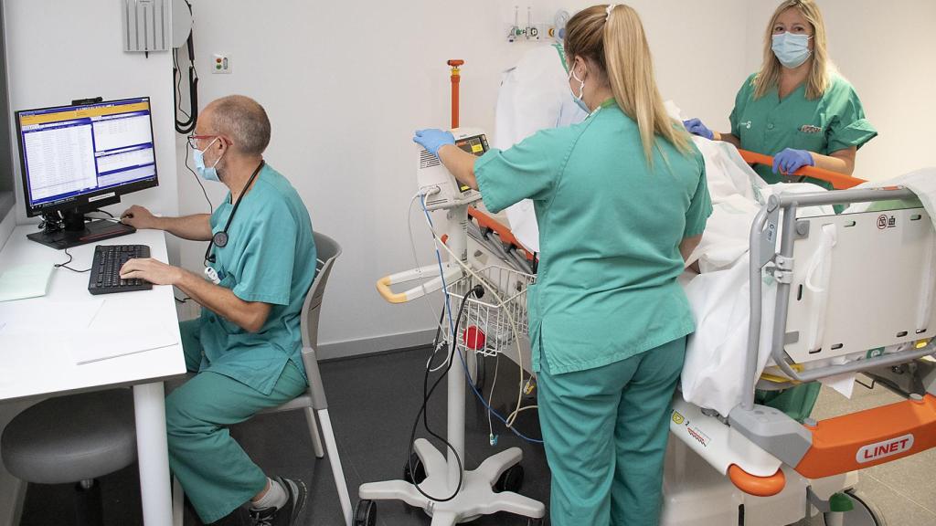 Varios trabajadores de Urgencias.