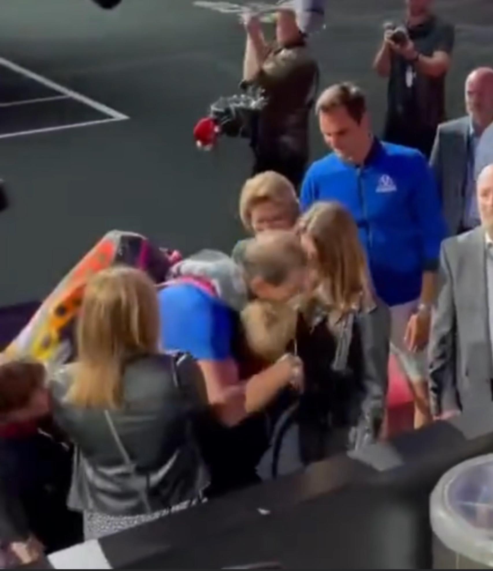 El abrazo de Rafa Nadal con los hijos de Federer