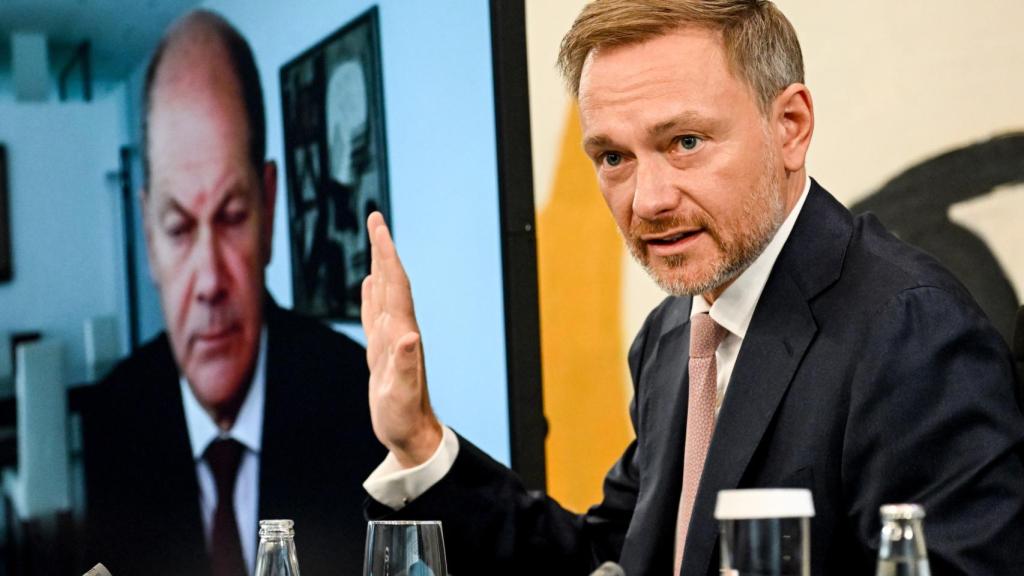 El canciller alemán, Olaf Scholz (izquierda) y el ministro de Finanzas, el liberal Christian Lindner.