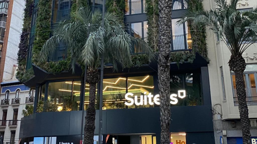 Exterior del edificio de Stuiters en el centro de Alicante.