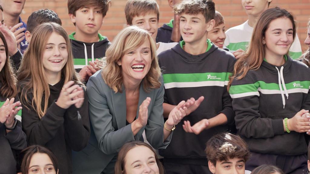 La ministra de Educación y Formación Profesional, Pilar Alegría, visita el Colegio Santa Teresa de Jesús
