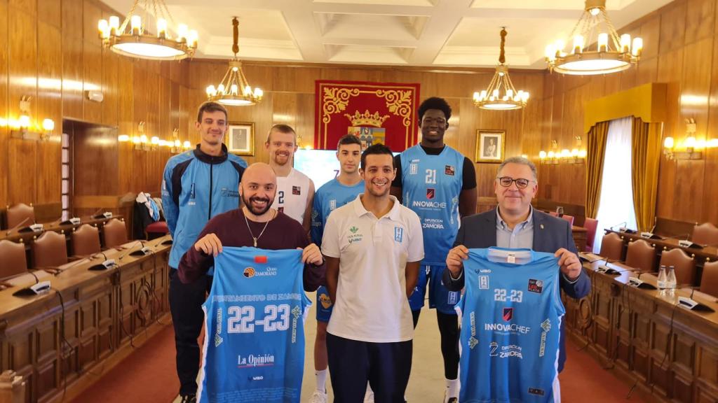 Presentación de la equipación del CB Zamora Enamora