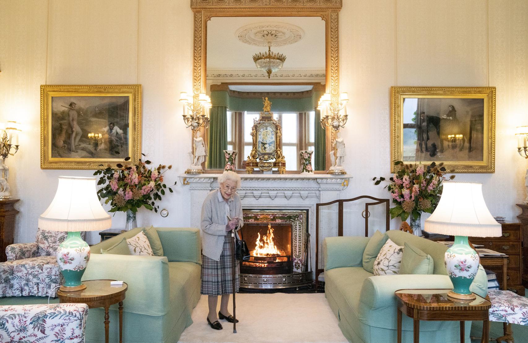 Isabel en una de las habitaciones de Balmoral, el 6 de septiembre de 2022, dos días antes de morir.