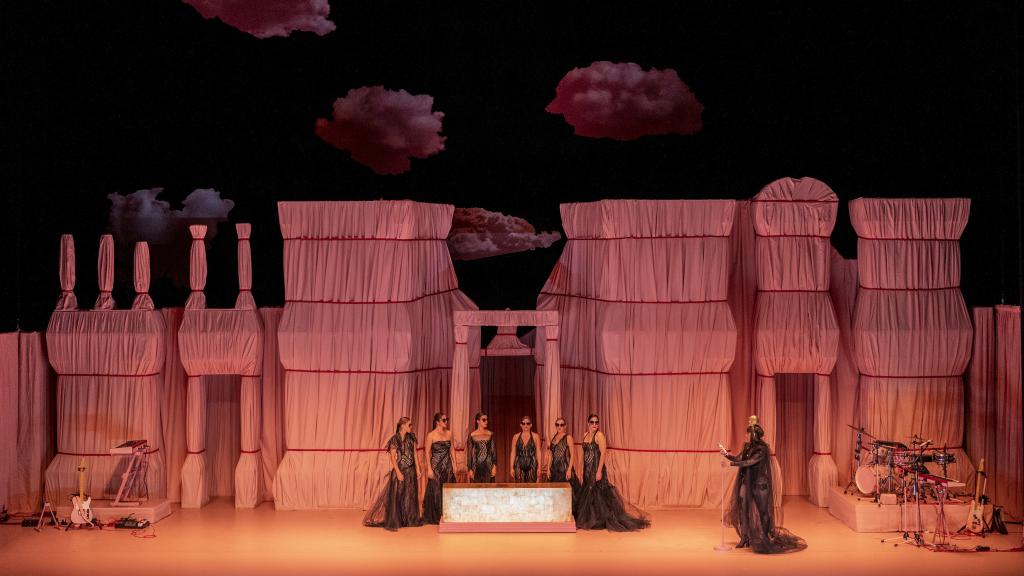 Montaje de 'Safo' en los Teatros del Canal. Foto: Pablo Lorente