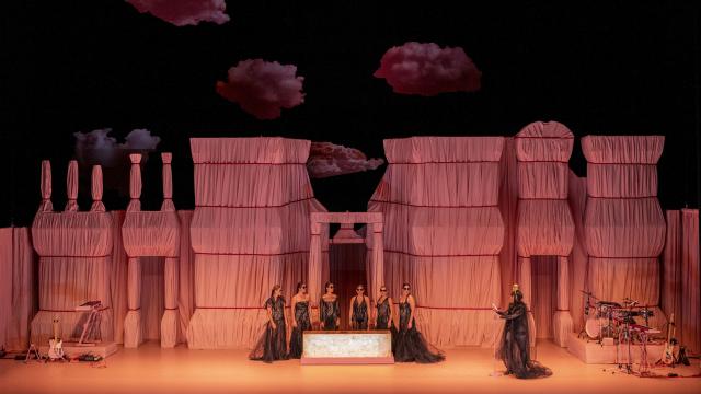 Montaje de 'Safo' en los Teatros del Canal. Foto: Pablo Lorente