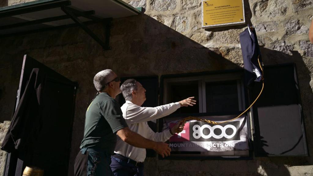El refugio de la Laguna Grande de Gredos celebra sus 50 años con una expedición