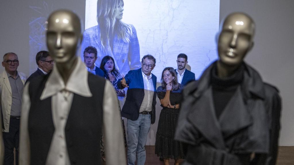 Verino durante la exposición en A Coruña.