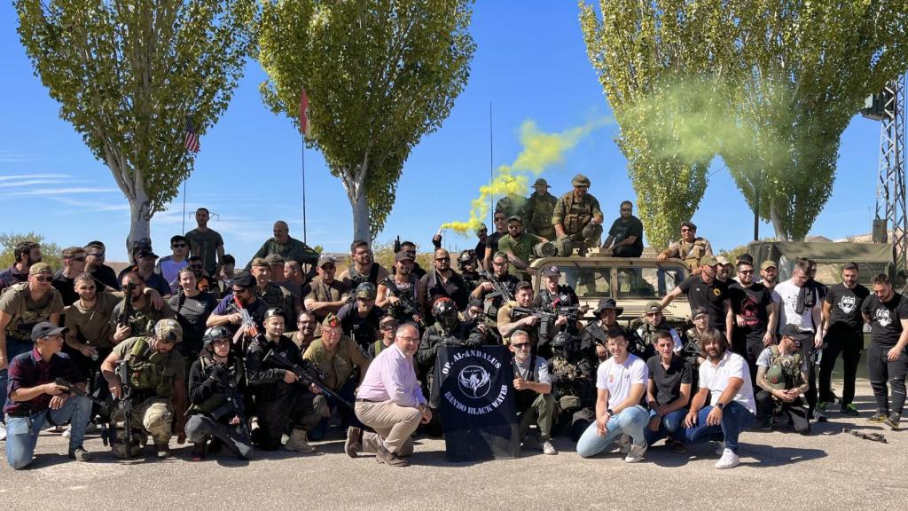 Algunos de los participantes en el combate de 'airsoft' celebrado en Illana (Guadalajara).