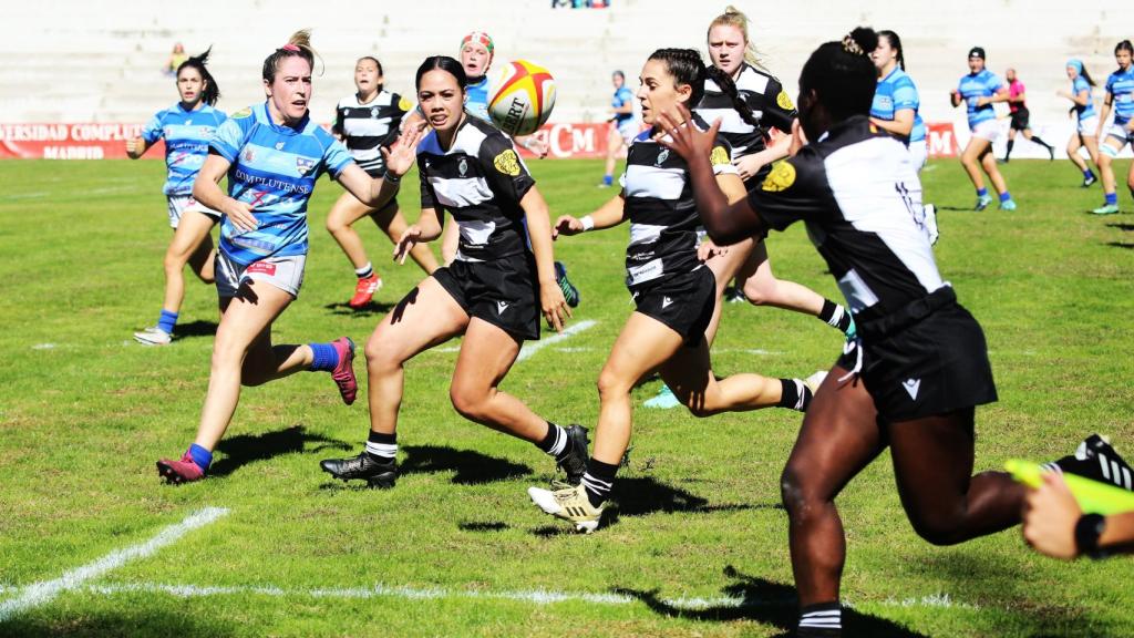 Ocean Tierney envía el balón a Tecla Masoko