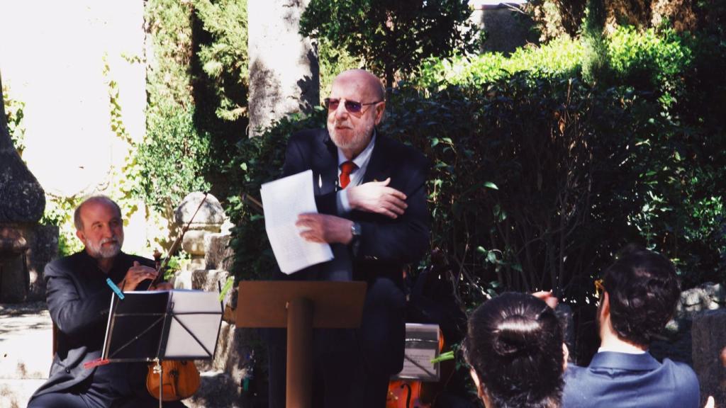 José Delfín Val recibe el Ciprés de Honor