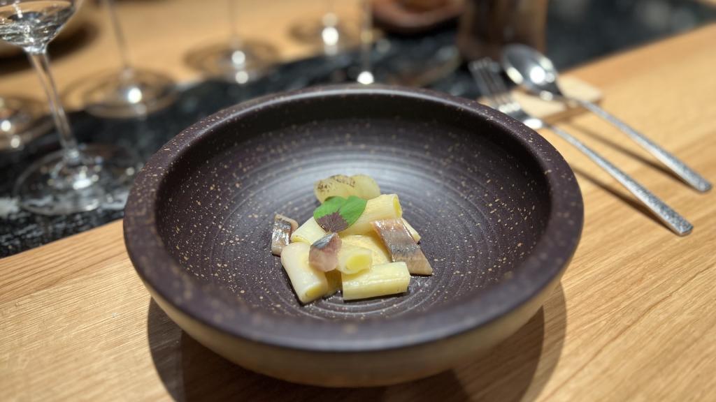 Sardinas, puerros y manzana