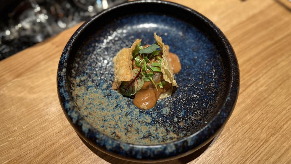 Carrilleras de vaca con salsa de cacahuete