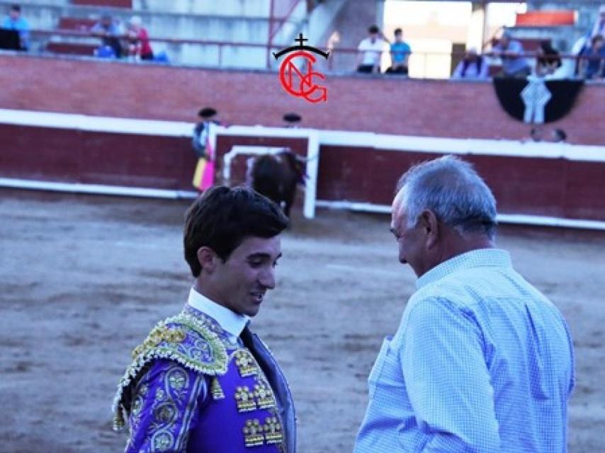 El novillero de Nava del Rey brindó al ganadero Luis Antonio “Taru