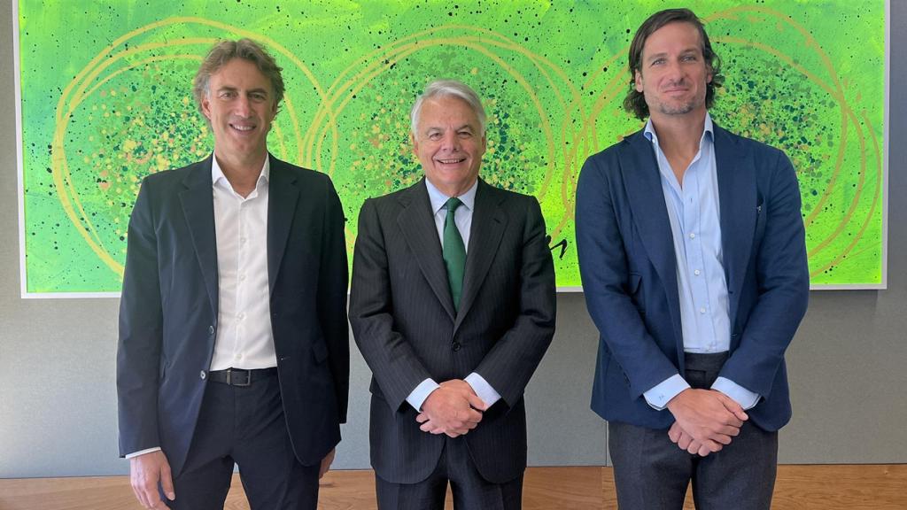 Feliciano López, director del Mutua Madrid Open, junto a otros directos.