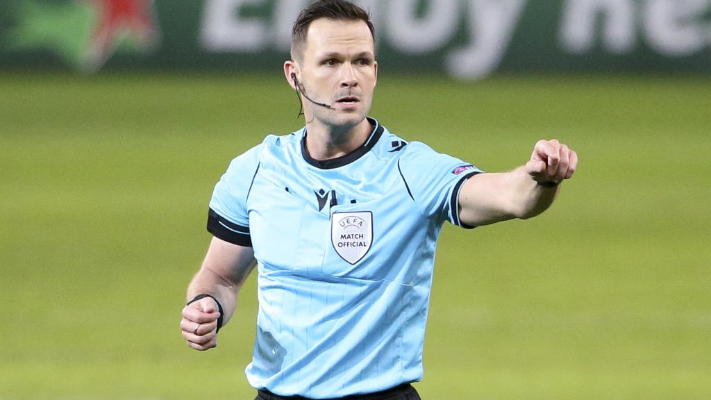 Ivan Kruzliak, árbitro de Eslovaquia de la UEFA