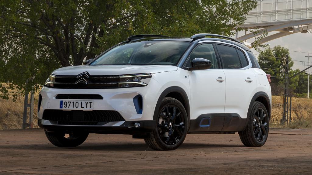 El Citroën C5 Aircross ha recibido este año un restyling para actualizar su imagen y tener un aspecto más elegante.