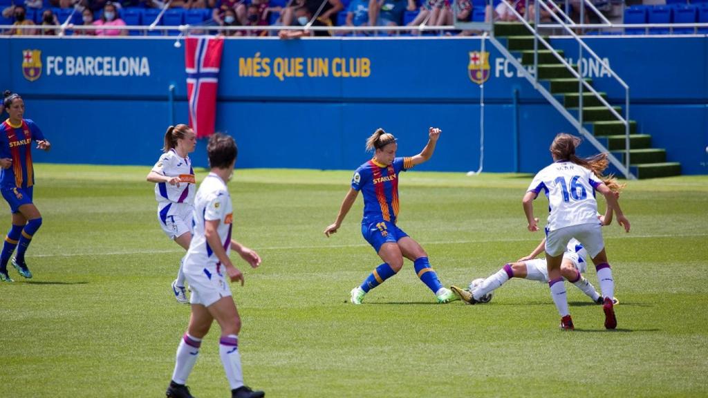 Alexia Putellas de FCB en acción en el partido de la Liga Española de Fútbol Femenino entre el FC Barcelona y Eibar.