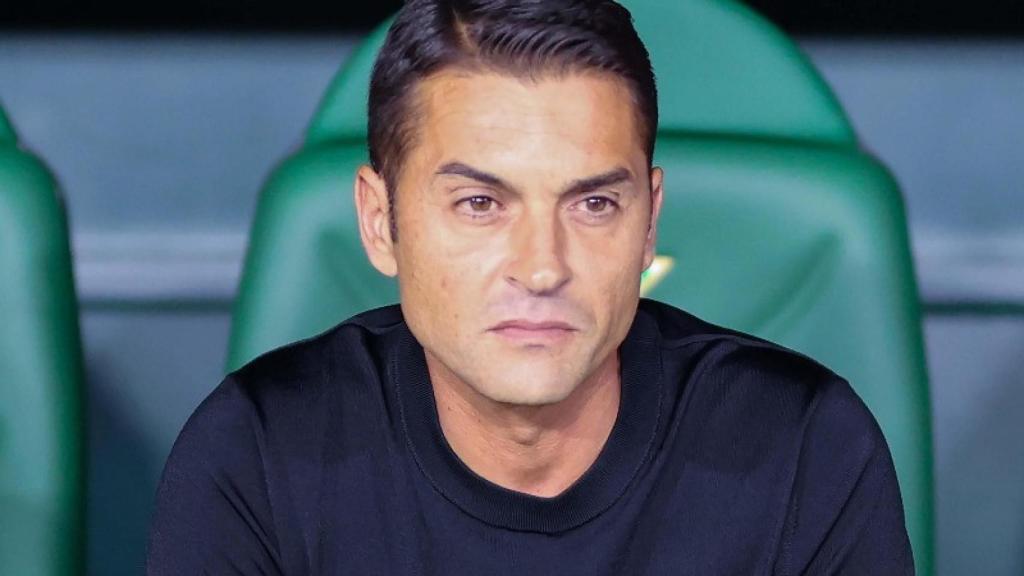 Francisco González salvó al Elche la pasada temporada y ahora lo deja como colista.