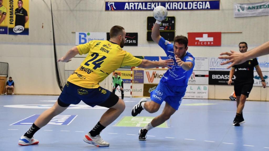 Alejandro Pisonero en el encuentro frente al Bidasoa Irún