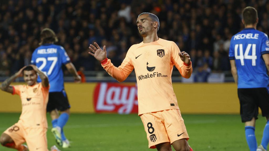 Antoine Griezmann se lamenta tras una ocasión fallada