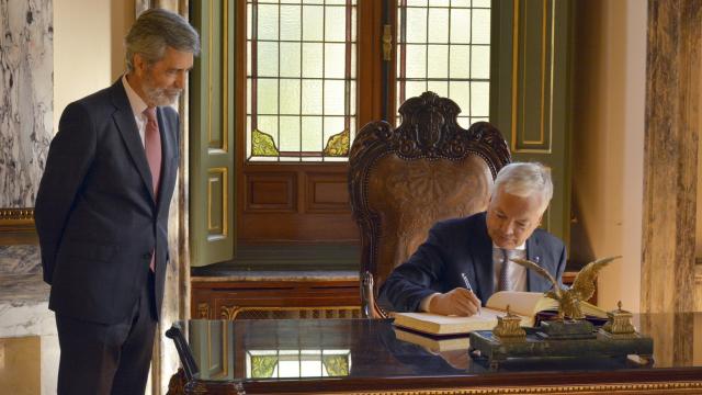 El comisario europeo de Justicia, Didier Reynders, con el presidente del CGPJ, Carlos Lesmes.