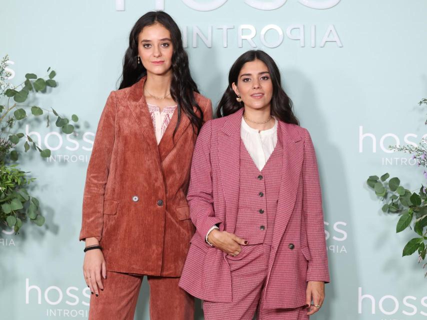 Victoria Federica y su gran amiga, María G. de Jaime, posando ante los medios este miércoles 5 de octubre de 2022.