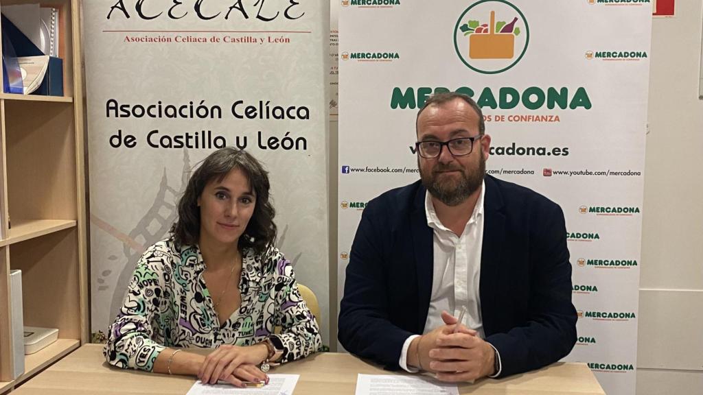 Firma del convenio entre representantes Mercadona y Acecale