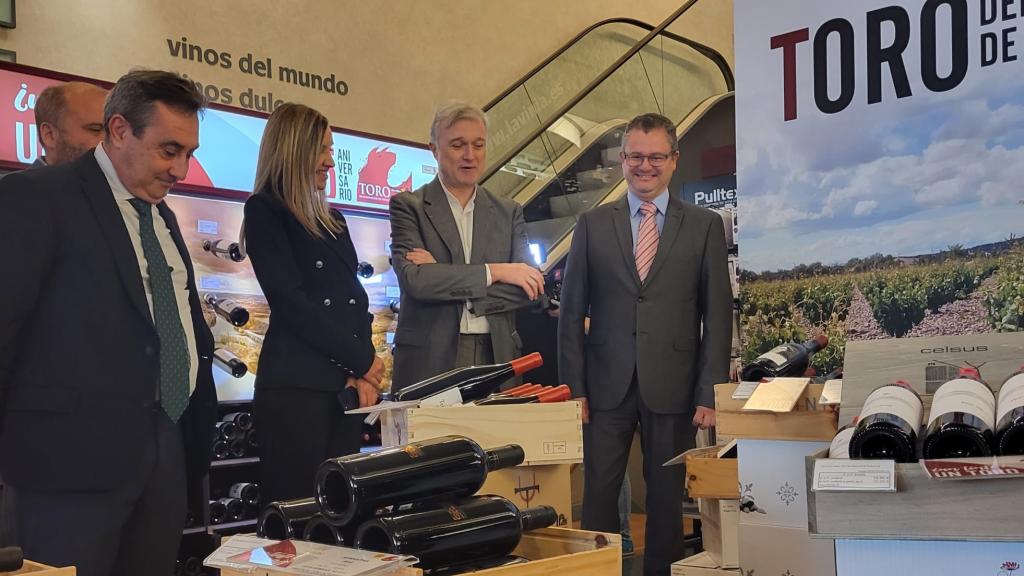El consejero de Agricultura, Ganadería y Desarrollo Rural, Gerardo Dueñas, en la promoción de la DO Toro, en Madrid