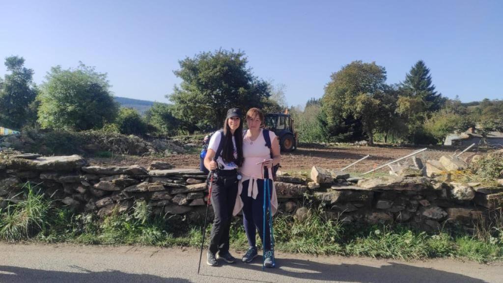 Paloma (i) y Virginia (d).