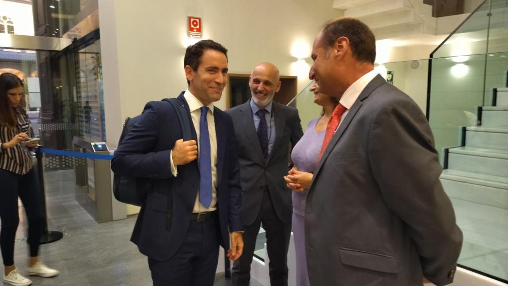 Teodoro García Egea, este miércoles, a su llegada al Palacio de los González Campuzano donde se ubica el Aula Cultural de Cajamar en Murcia.