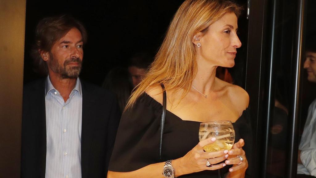 Santiago Pedraz junto a su especial acompañante llegando al evento en Madrid, este pasado miércoles.