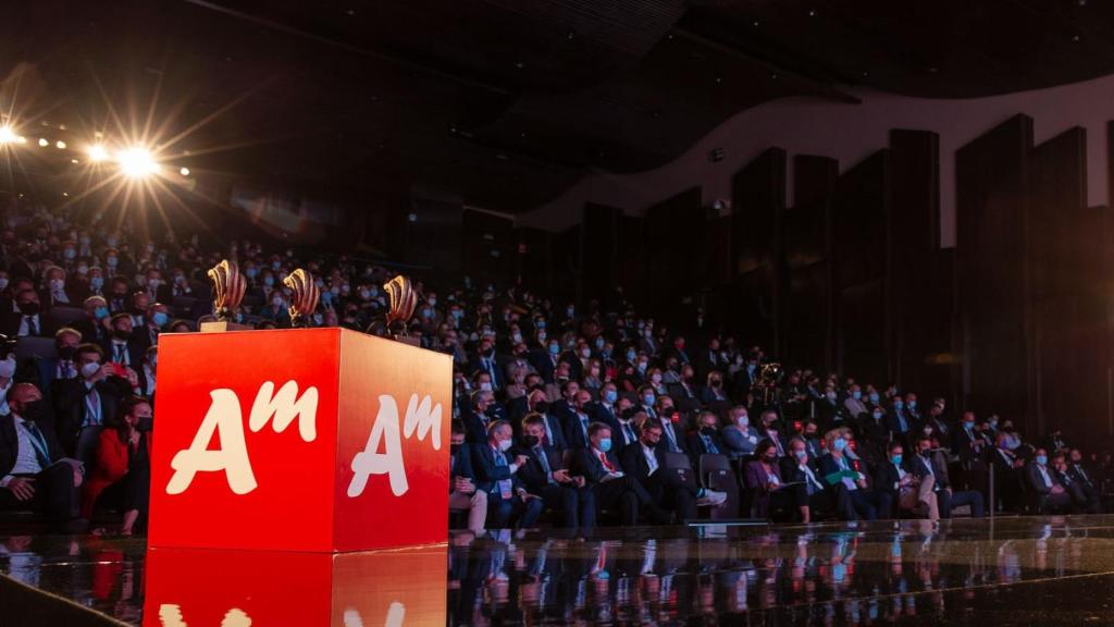 Primer plano de los premios en esta jornada empresarial.